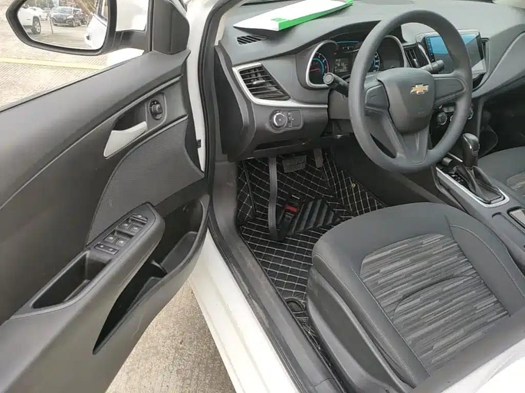 Chevrolet Cruze 2019 320 Automatic Sunroof Edition — миниатюра 16