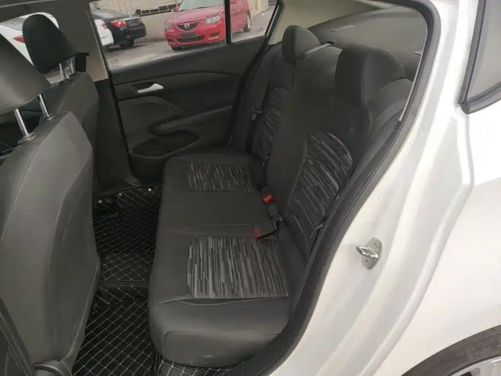 Chevrolet Cruze 2019 320 Automatic Sunroof Edition — миниатюра 17