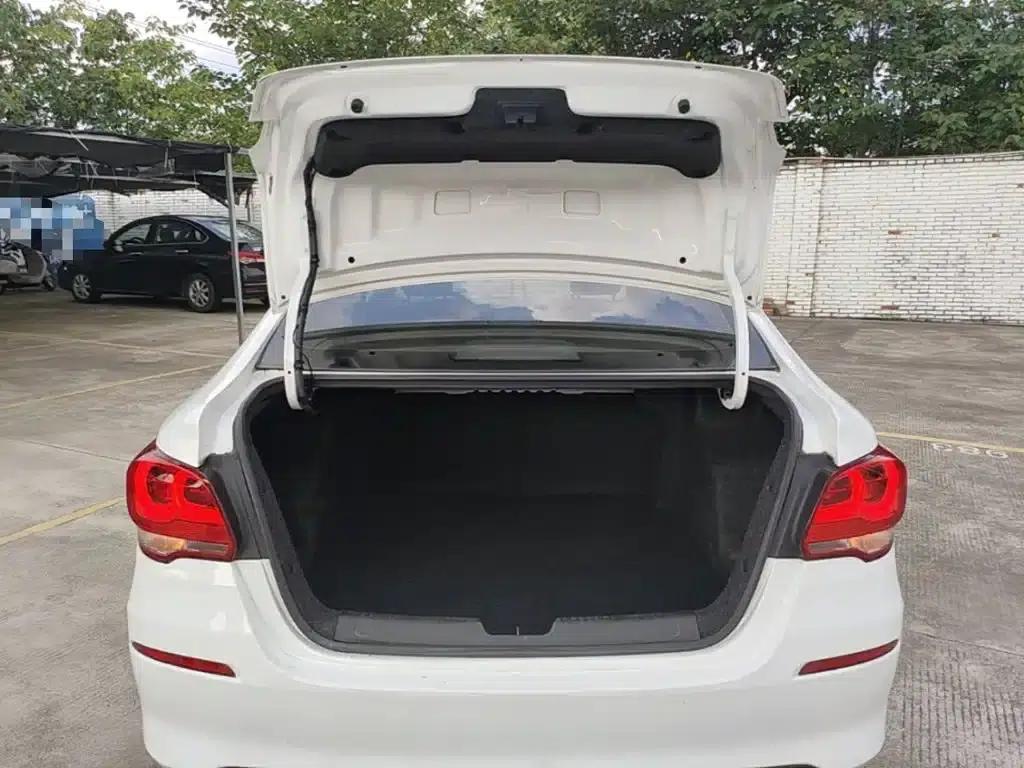 Chevrolet Cruze 2019 320 Automatic Sunroof Edition — миниатюра 19