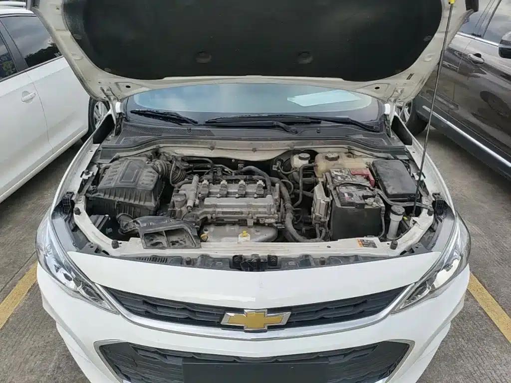 Chevrolet Cruze 2019 320 Automatic Sunroof Edition — миниатюра 20