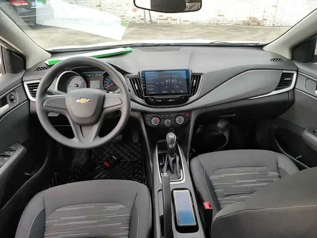 Chevrolet Cruze 2019 320 Automatic Sunroof Edition — миниатюра 10