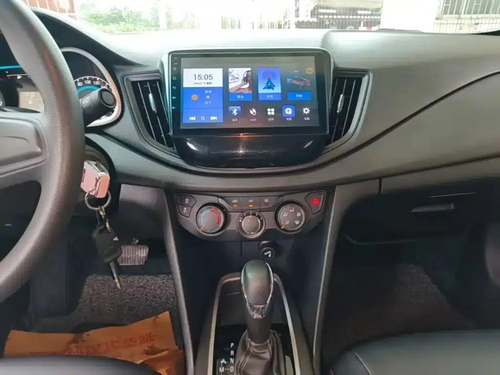 Chevrolet Cruze 2019 320 Automatic Sunroof Edition — миниатюра 13