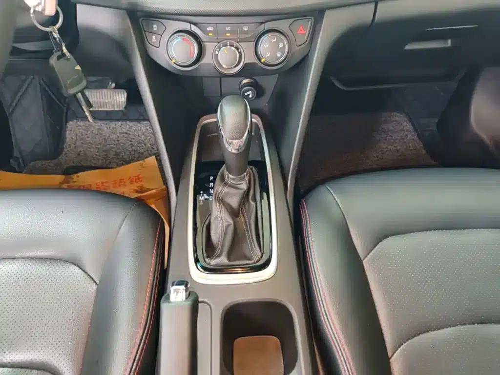 Chevrolet Cruze 2019 320 Automatic Sunroof Edition — миниатюра 14