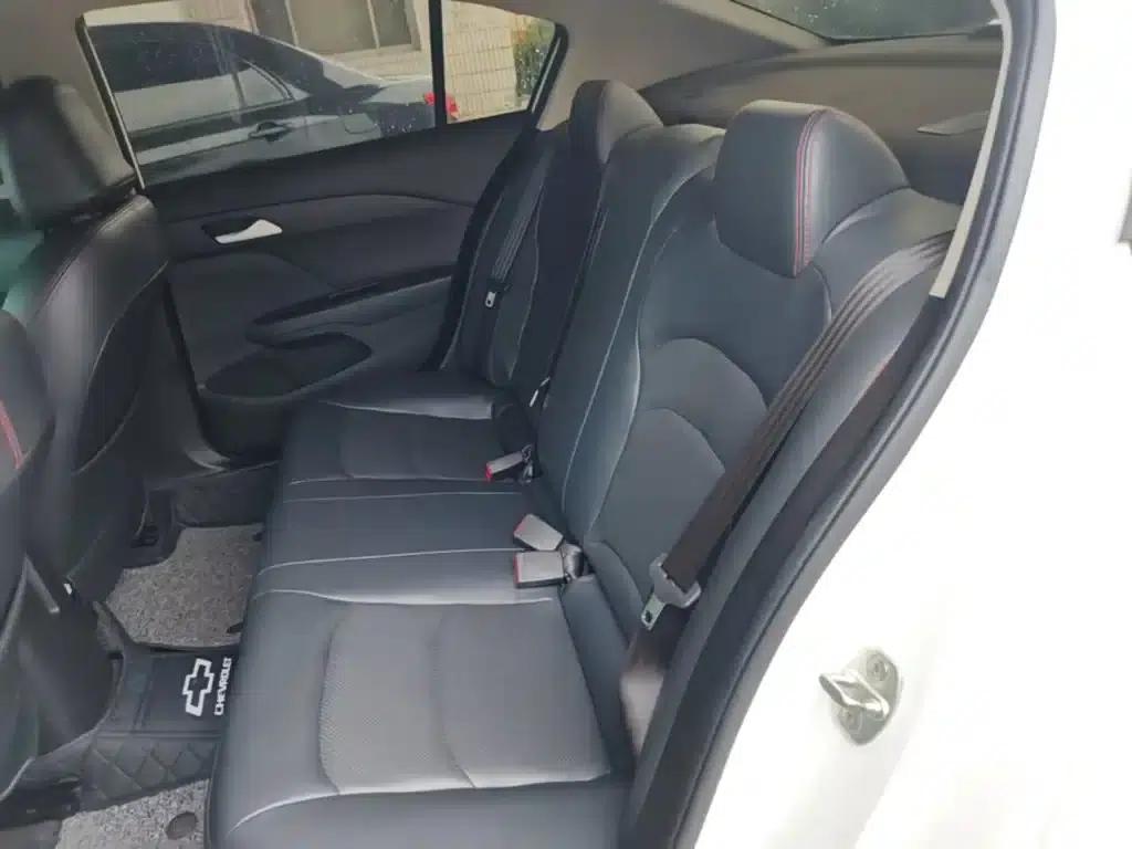 Chevrolet Cruze 2019 320 Automatic Sunroof Edition — миниатюра 17