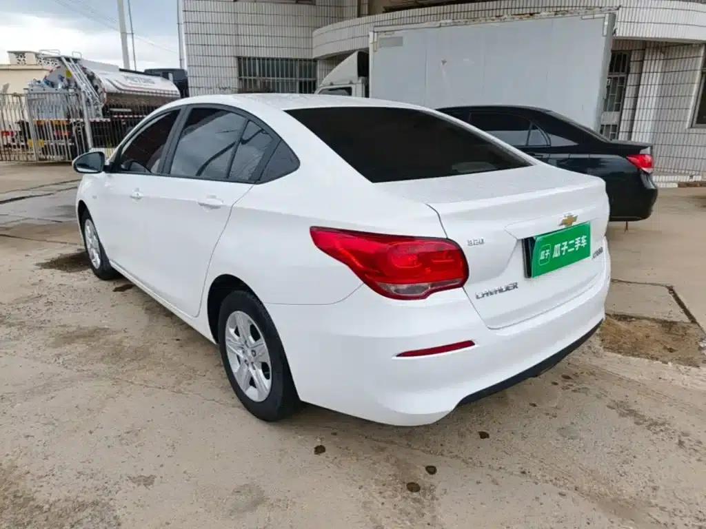 Chevrolet Cruze 2019 320 Automatic Sunroof Edition — миниатюра 5
