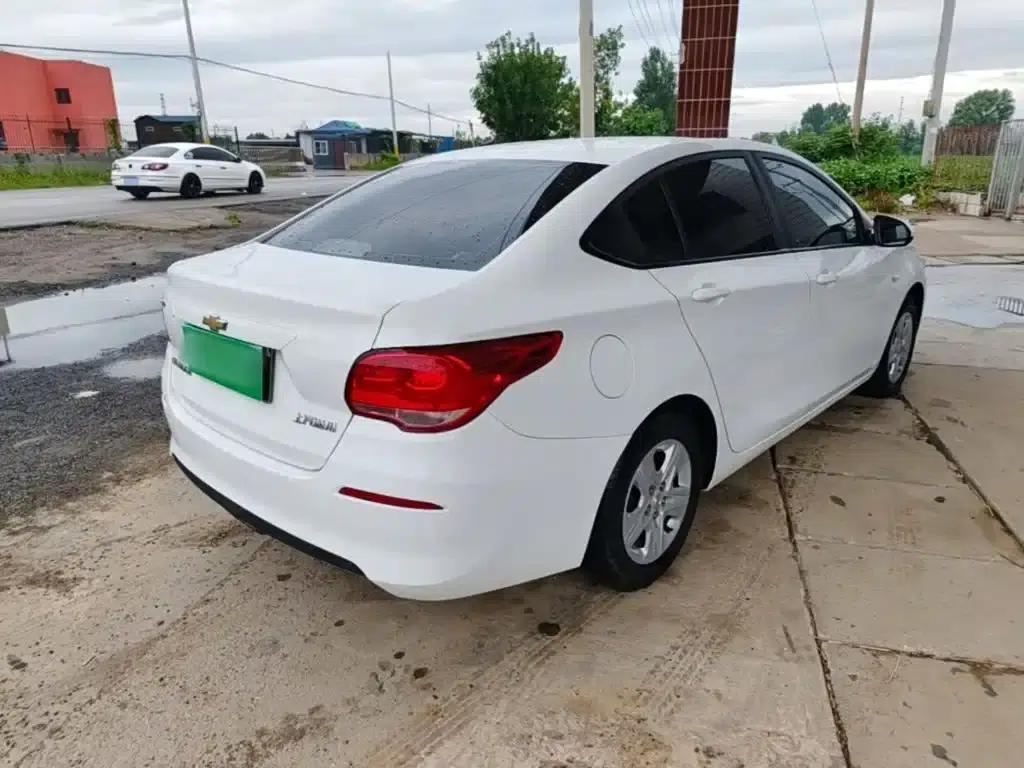 Chevrolet Cruze 2019 320 Automatic Sunroof Edition — миниатюра 7