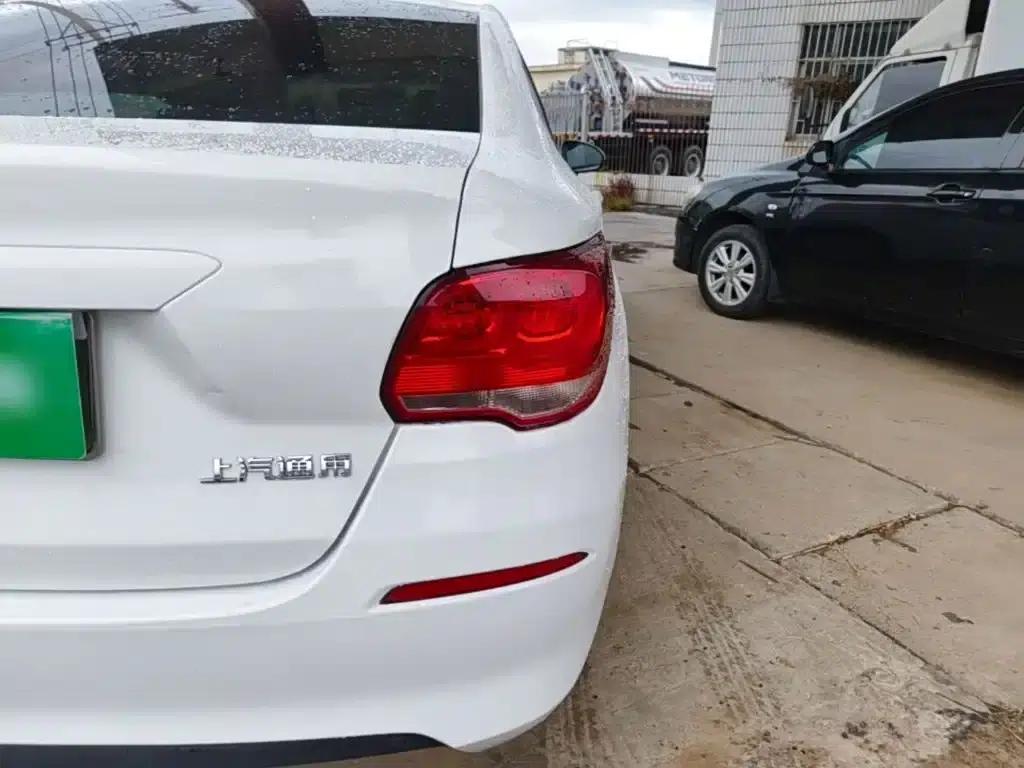 Chevrolet Cruze 2019 320 Automatic Sunroof Edition — миниатюра 8