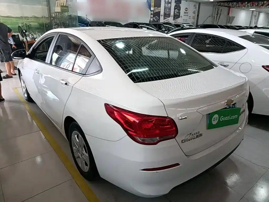 Chevrolet Cruze 2018 320 Automatic Sunroof Edition — миниатюра 5
