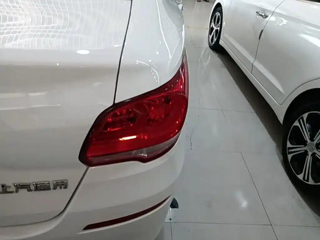 Chevrolet Cruze 2018 320 Automatic Sunroof Edition — миниатюра 8