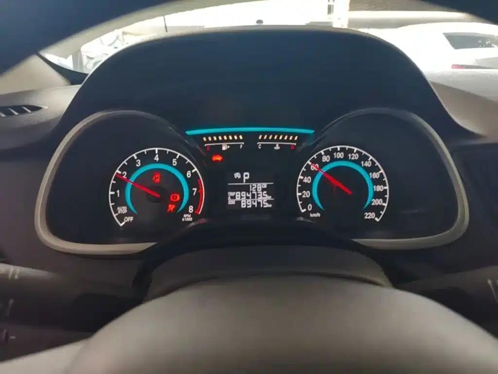 Chevrolet Cruze 2019 320 Automatic Sunroof Edition — миниатюра 12