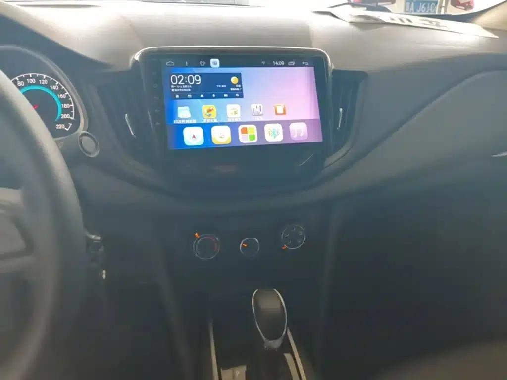 Chevrolet Cruze 2019 320 Automatic Sunroof Edition — миниатюра 13