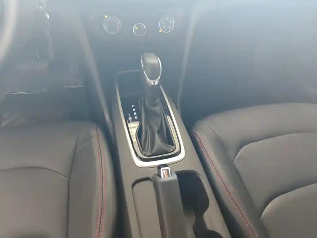 Chevrolet Cruze 2019 320 Automatic Sunroof Edition — миниатюра 14