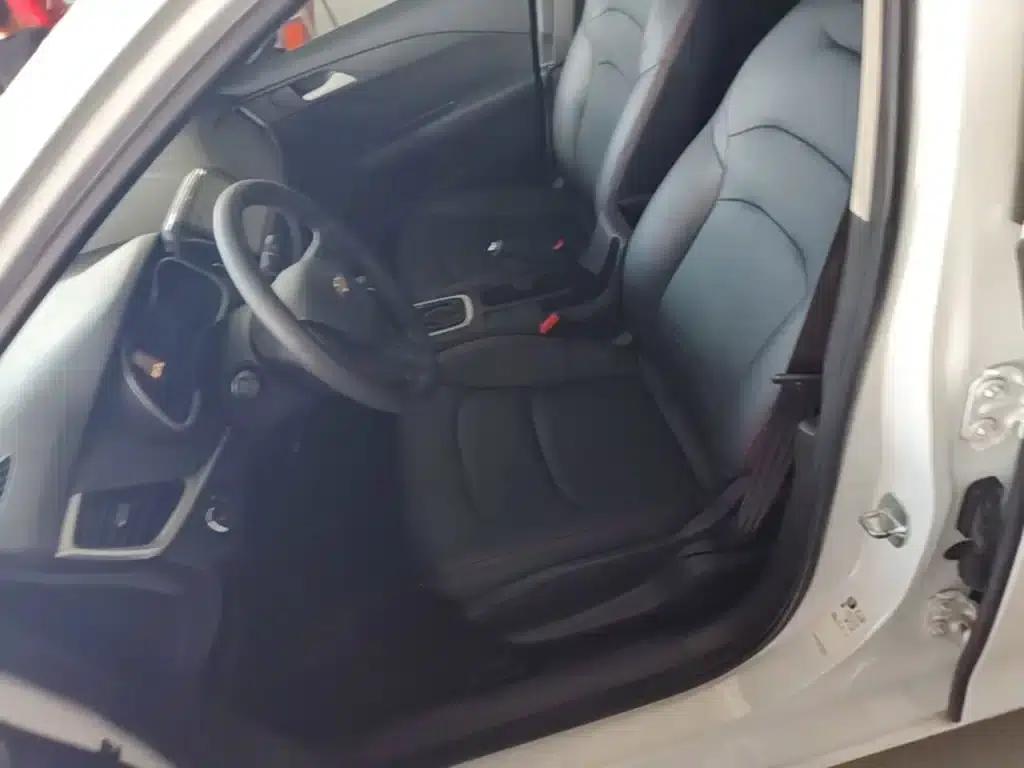 Chevrolet Cruze 2019 320 Automatic Sunroof Edition — миниатюра 15