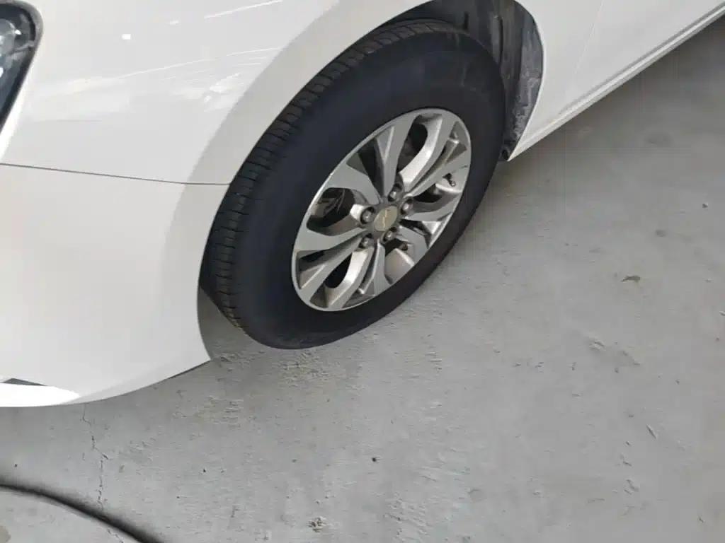 Chevrolet Cruze 2019 320 Automatic Sunroof Edition — миниатюра 23