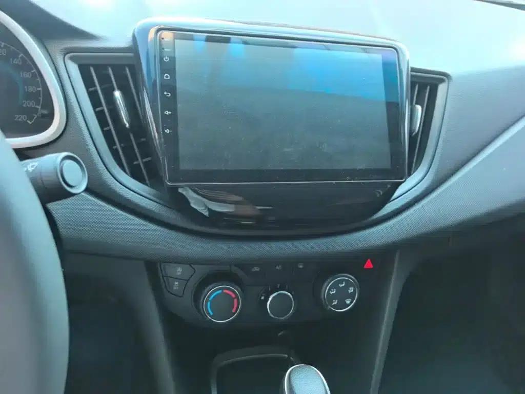 Chevrolet Cruze 2019 320 Automatic Sunroof Edition — миниатюра 13