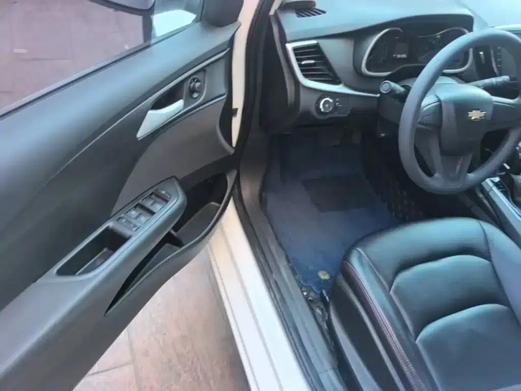 Chevrolet Cruze 2019 320 Automatic Sunroof Edition — миниатюра 16