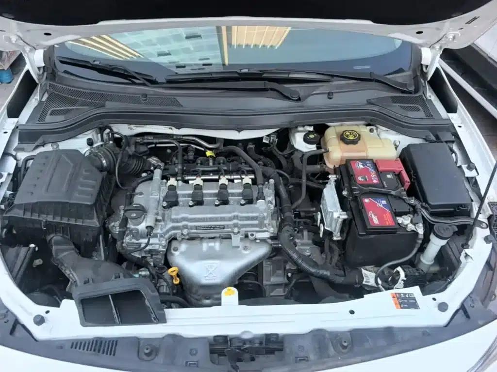 Chevrolet Cruze 2019 320 Automatic Sunroof Edition — миниатюра 20