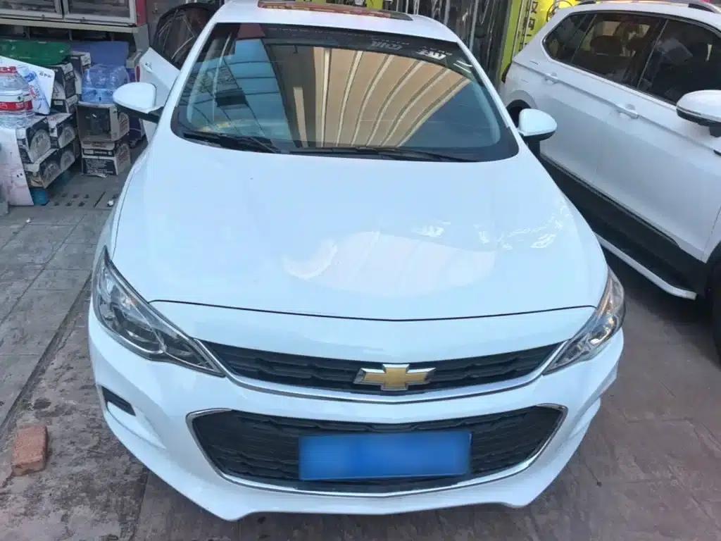 Chevrolet Cruze 2019 320 Automatic Sunroof Edition — миниатюра 3