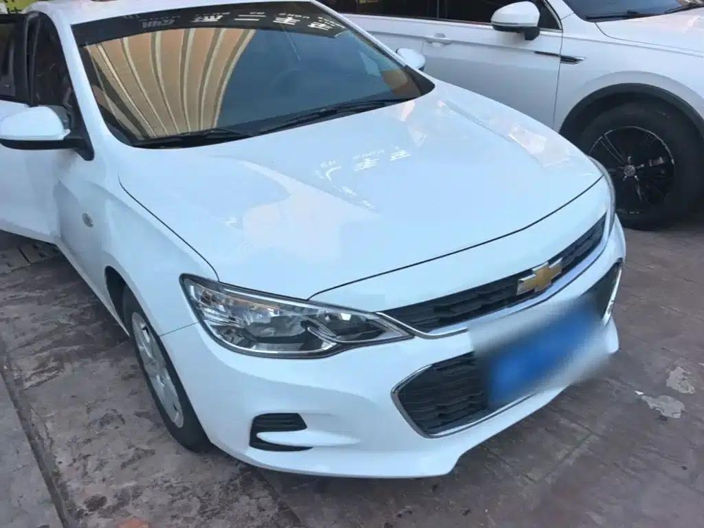 Chevrolet Cruze 2019 320 Automatic Sunroof Edition — миниатюра 4