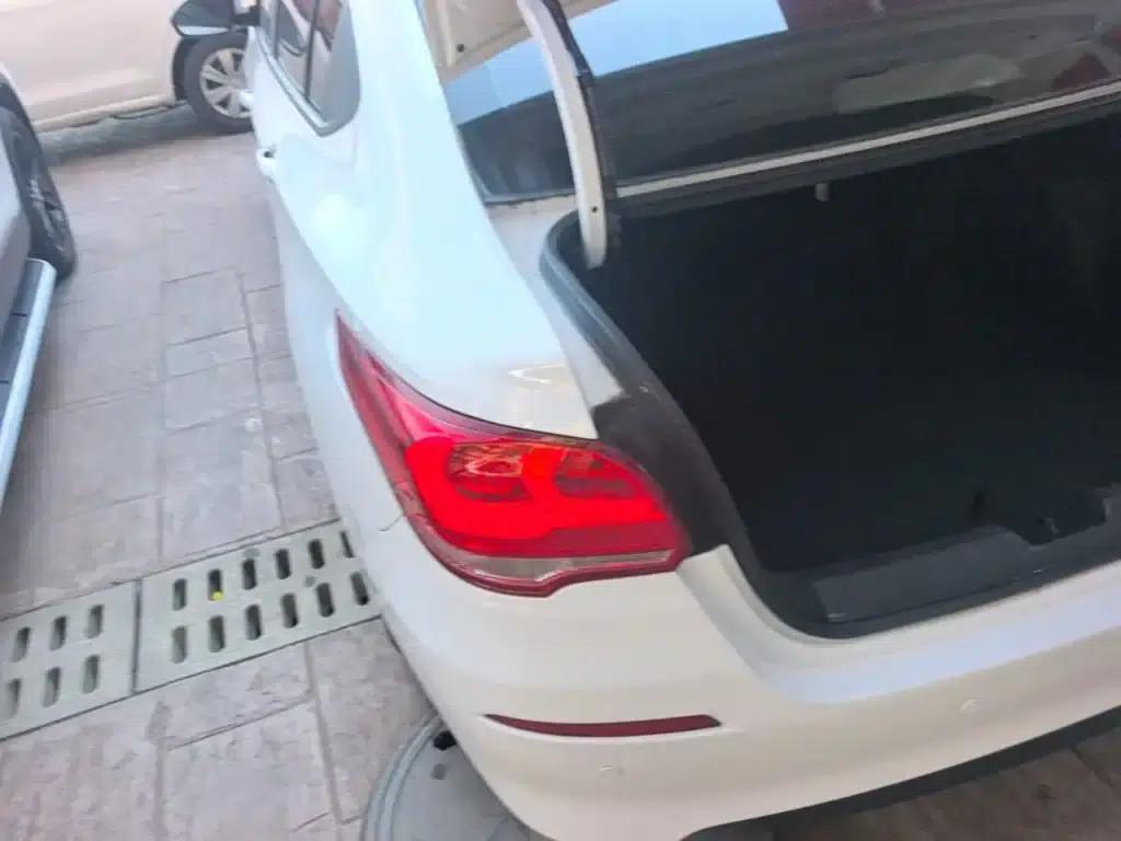 Chevrolet Cruze 2019 320 Automatic Sunroof Edition — миниатюра 5