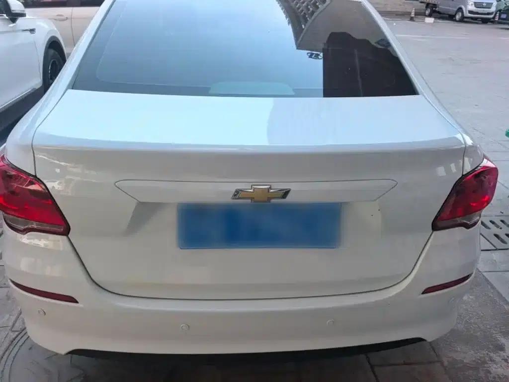 Chevrolet Cruze 2019 320 Automatic Sunroof Edition — миниатюра 6