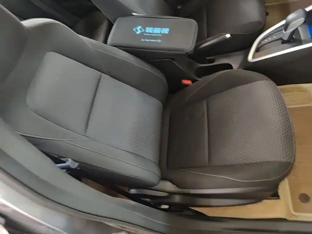 Chevrolet Cruze 2020 325T Automatic Comfort Edition — миниатюра 25