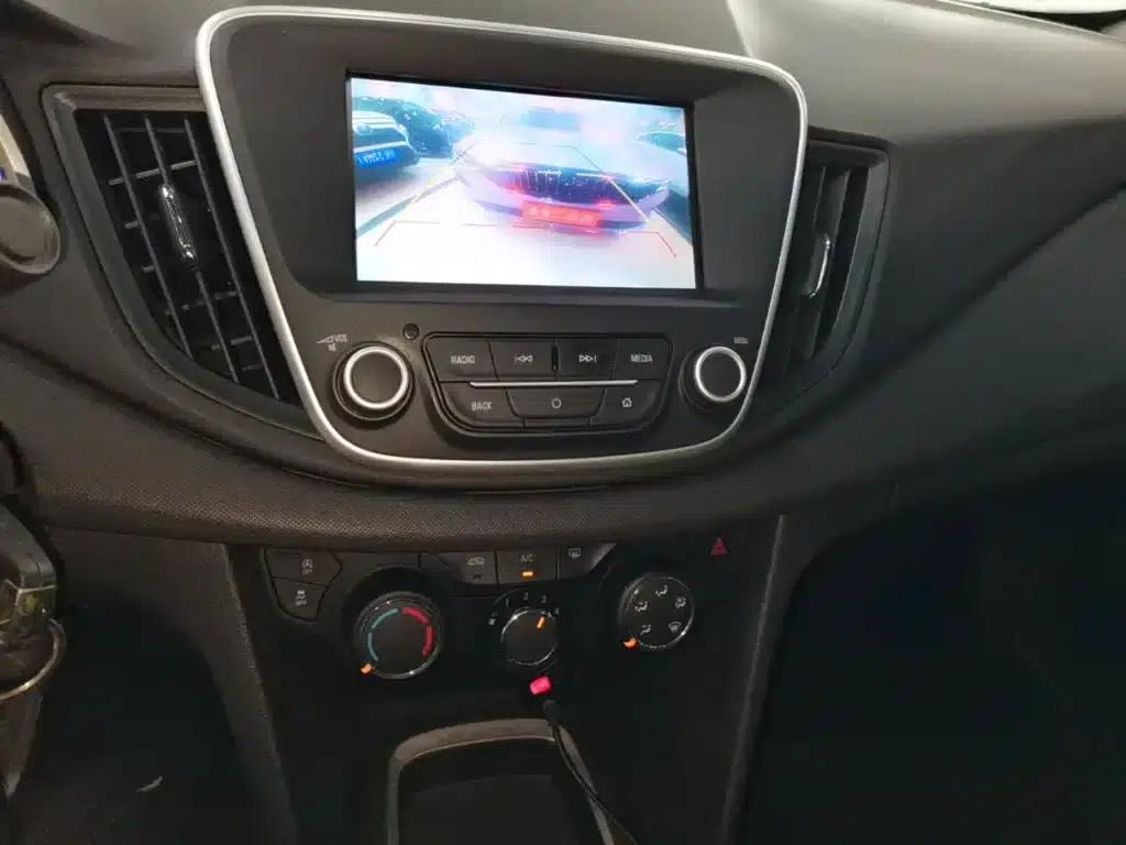 Chevrolet Cruze 2016 1.5L Automatic Comfort Edition — миниатюра 13