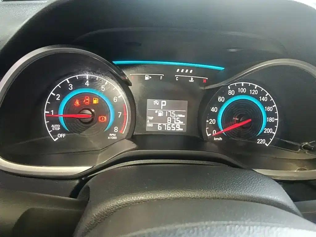 Chevrolet Cruze 2018 320 Automatic Sunroof Edition — миниатюра 12