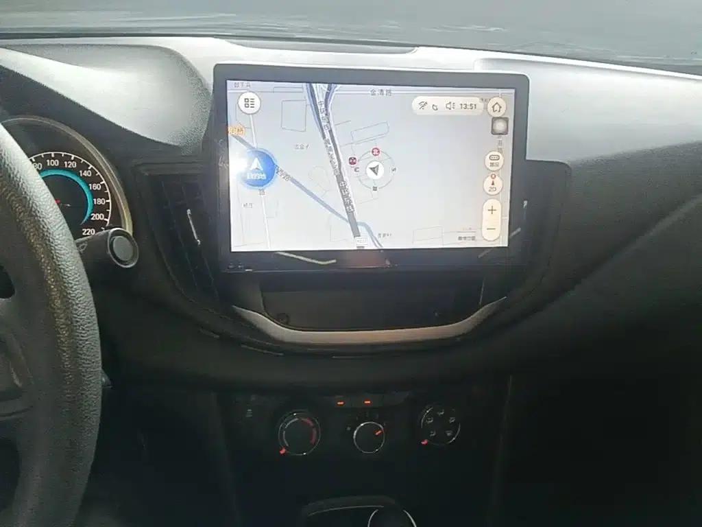 Chevrolet Cruze 2018 320 Automatic Sunroof Edition — миниатюра 13