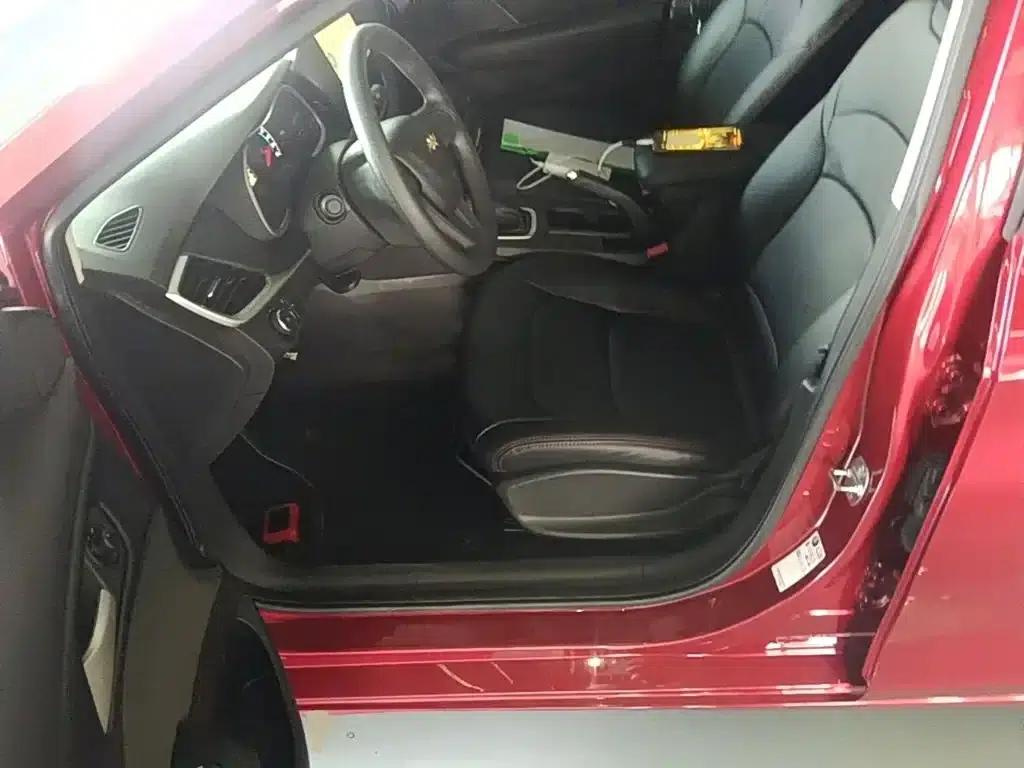 Chevrolet Cruze 2018 320 Automatic Sunroof Edition — миниатюра 15
