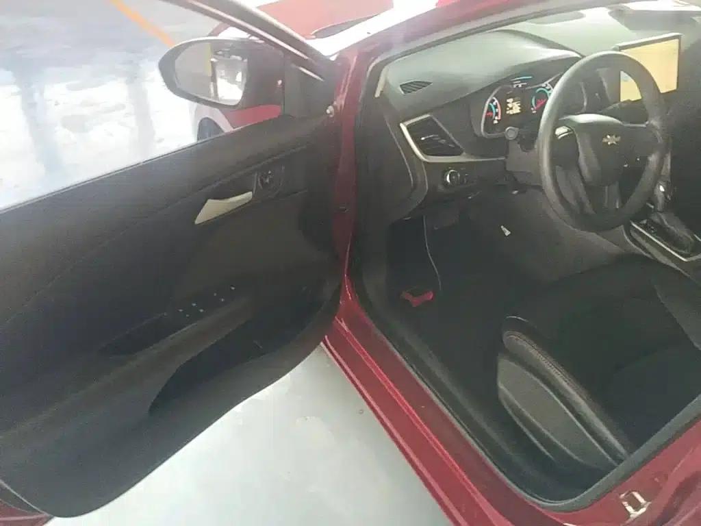Chevrolet Cruze 2018 320 Automatic Sunroof Edition — миниатюра 16