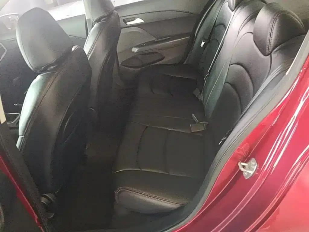 Chevrolet Cruze 2018 320 Automatic Sunroof Edition — миниатюра 17