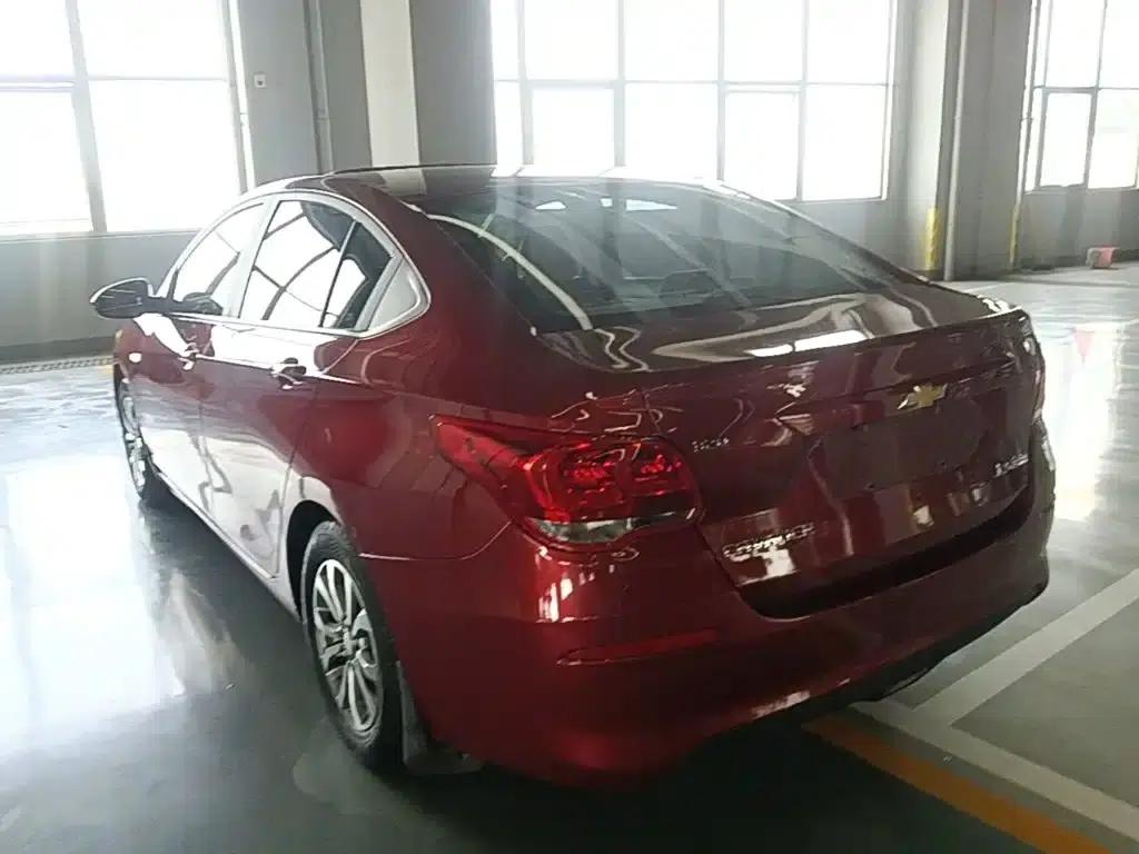 Chevrolet Cruze 2018 320 Automatic Sunroof Edition — миниатюра 5