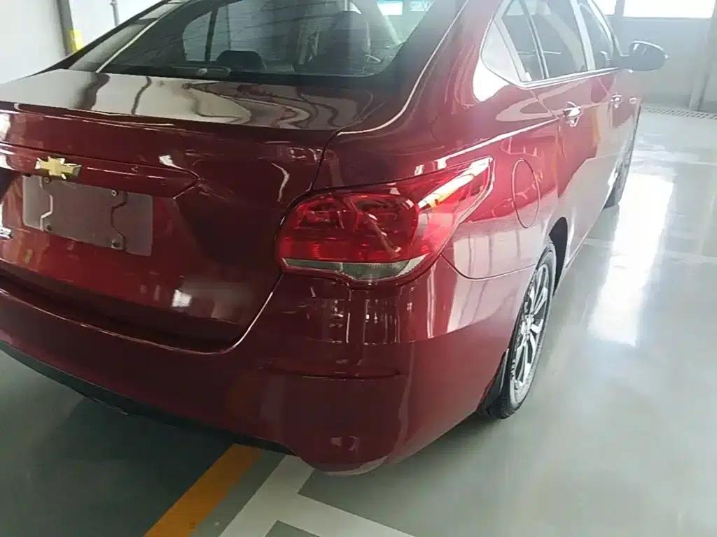 Chevrolet Cruze 2018 320 Automatic Sunroof Edition — миниатюра 8
