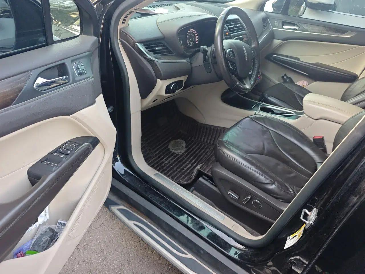 Lincoln MKC 2017 2.0T Two-Wheel-Drive Luxury Edition — миниатюра 16
