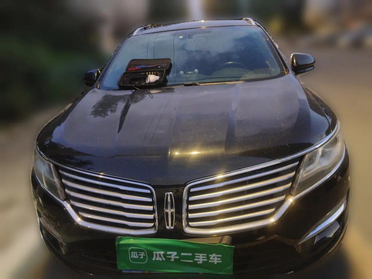 Lincoln MKC 2014 2.0T Two-Wheel-Drive Luxury Edition — миниатюра 2