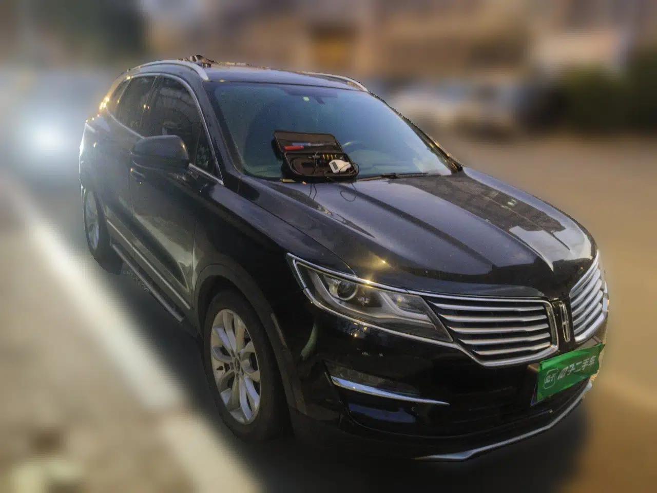 Lincoln MKC 2014 2.0T Two-Wheel-Drive Luxury Edition — миниатюра 3