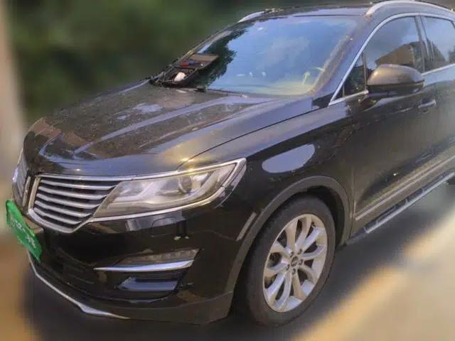Lincoln MKC 2014 2.0T Two-Wheel-Drive Luxury Edition