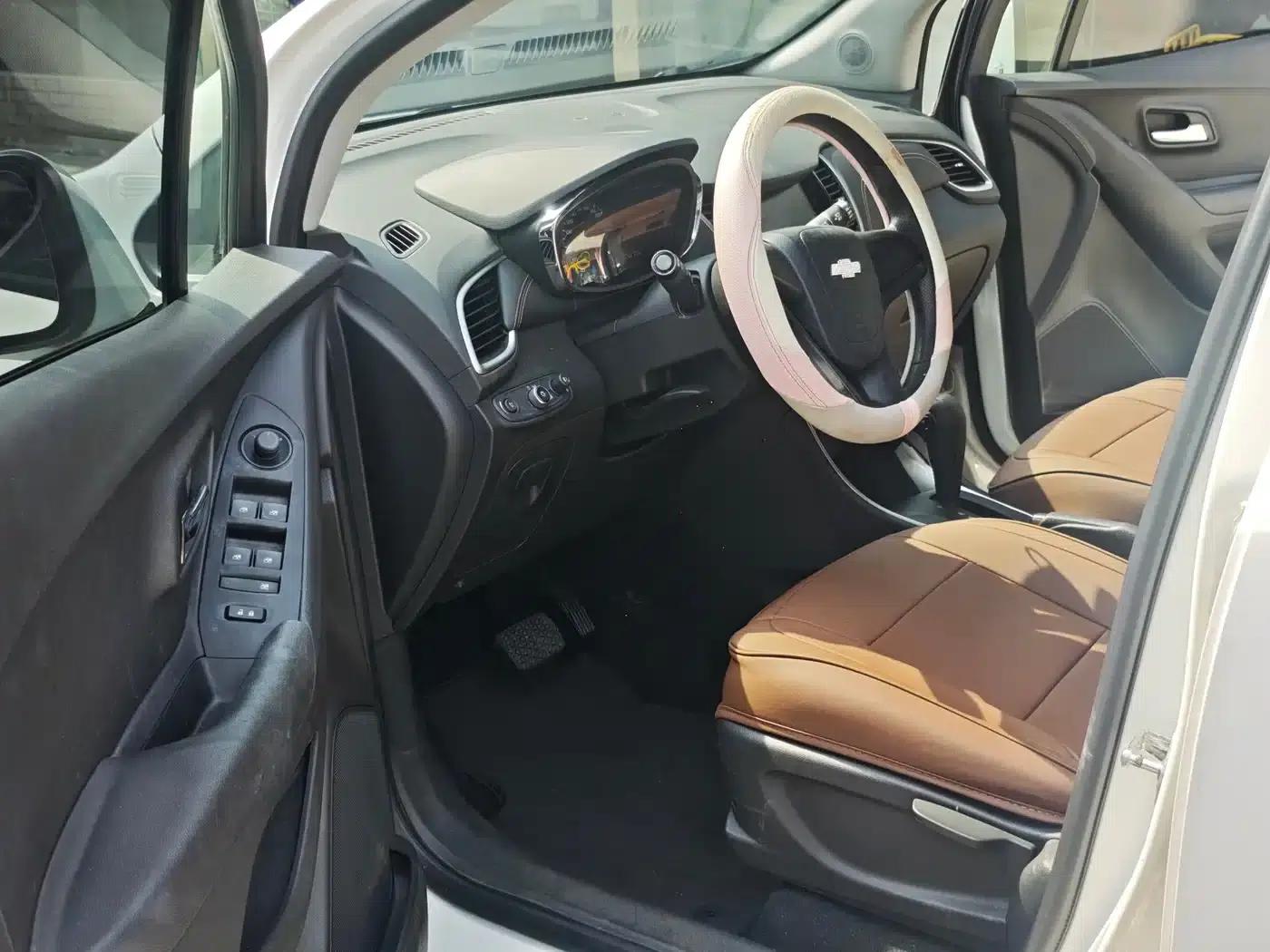 Chevrolet Trax 2018 330T Automatic 2WD Elite — миниатюра 8