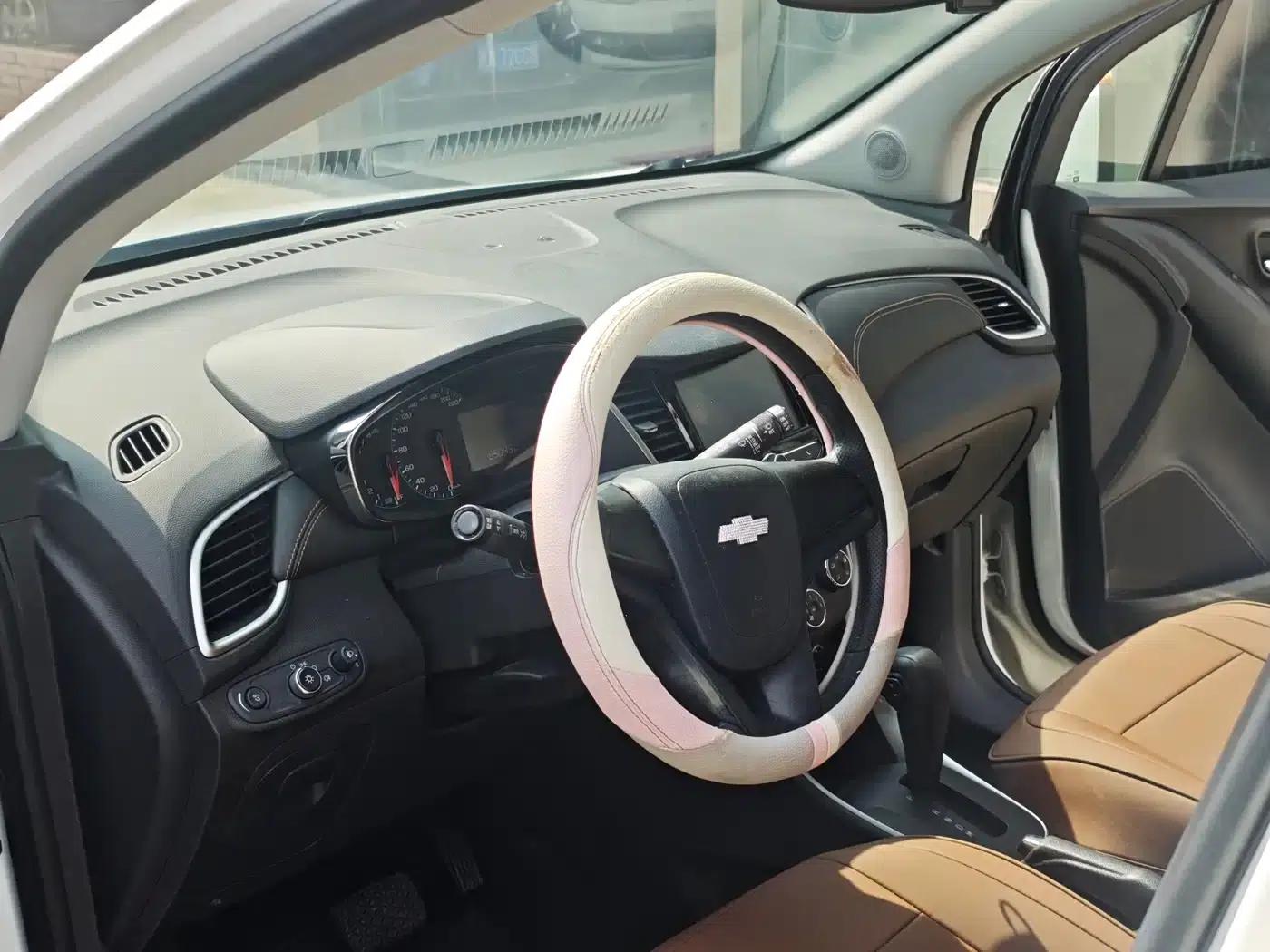 Chevrolet Trax 2018 330T Automatic 2WD Elite — миниатюра 9