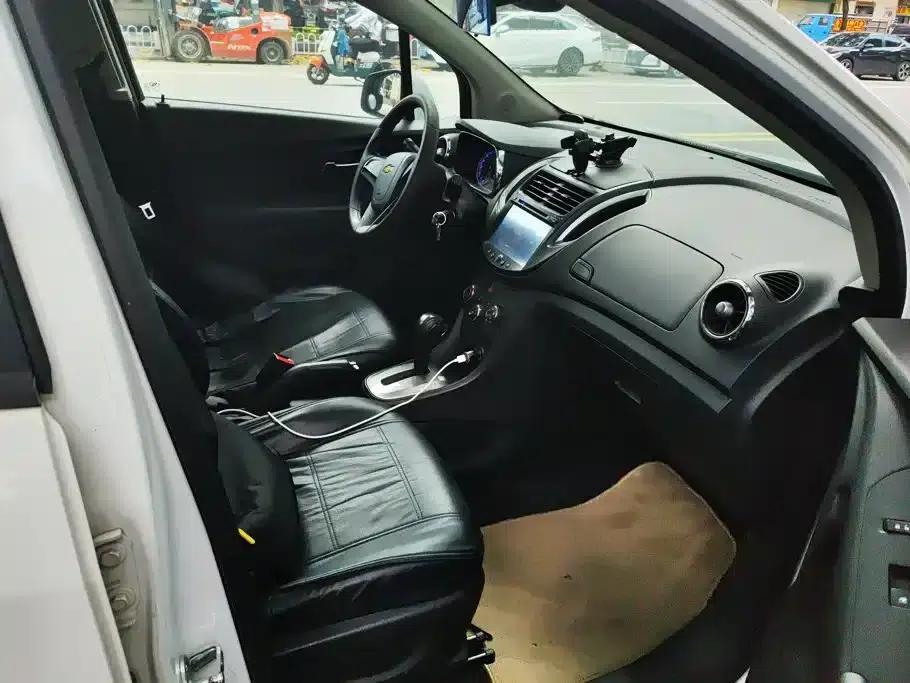 Chevrolet Trax 2014 1.4T Automatic 4WD Flagship — миниатюра 8