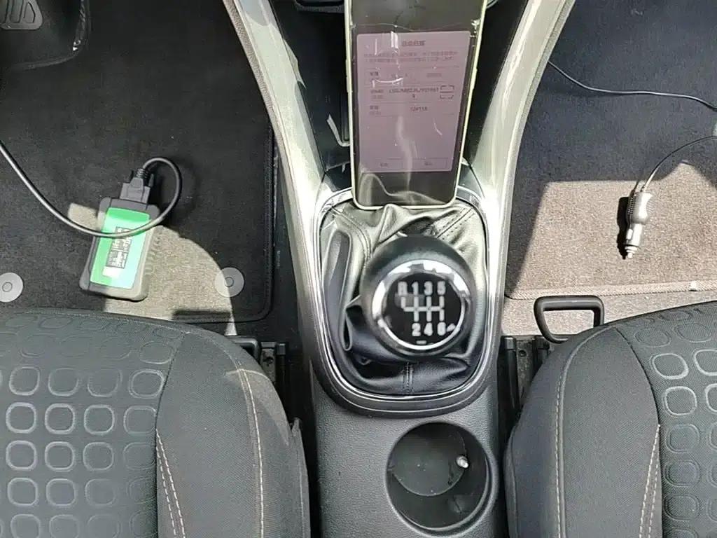 Chevrolet Trax 2018 330T Manual 2WD Comfort — миниатюра 14