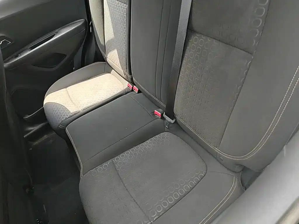 Chevrolet Trax 2018 330T Manual 2WD Comfort — миниатюра 17