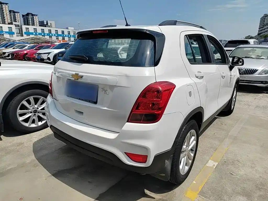 Chevrolet Trax 2018 330T Manual 2WD Comfort — миниатюра 7