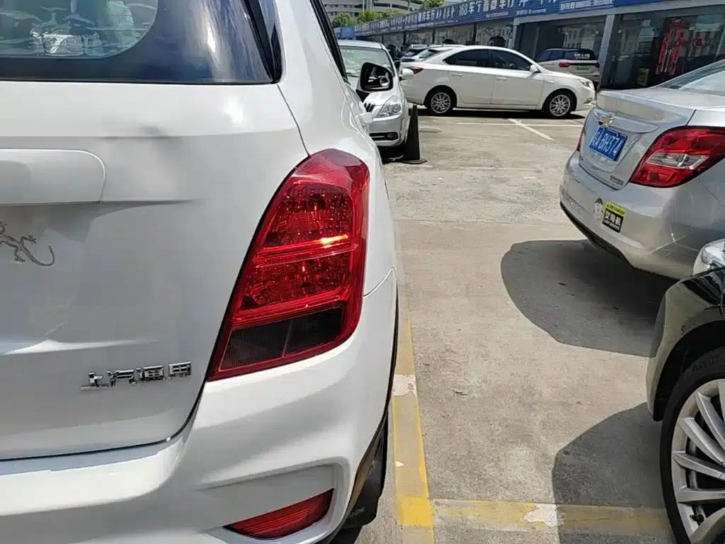 Chevrolet Trax 2018 330T Manual 2WD Comfort — миниатюра 8