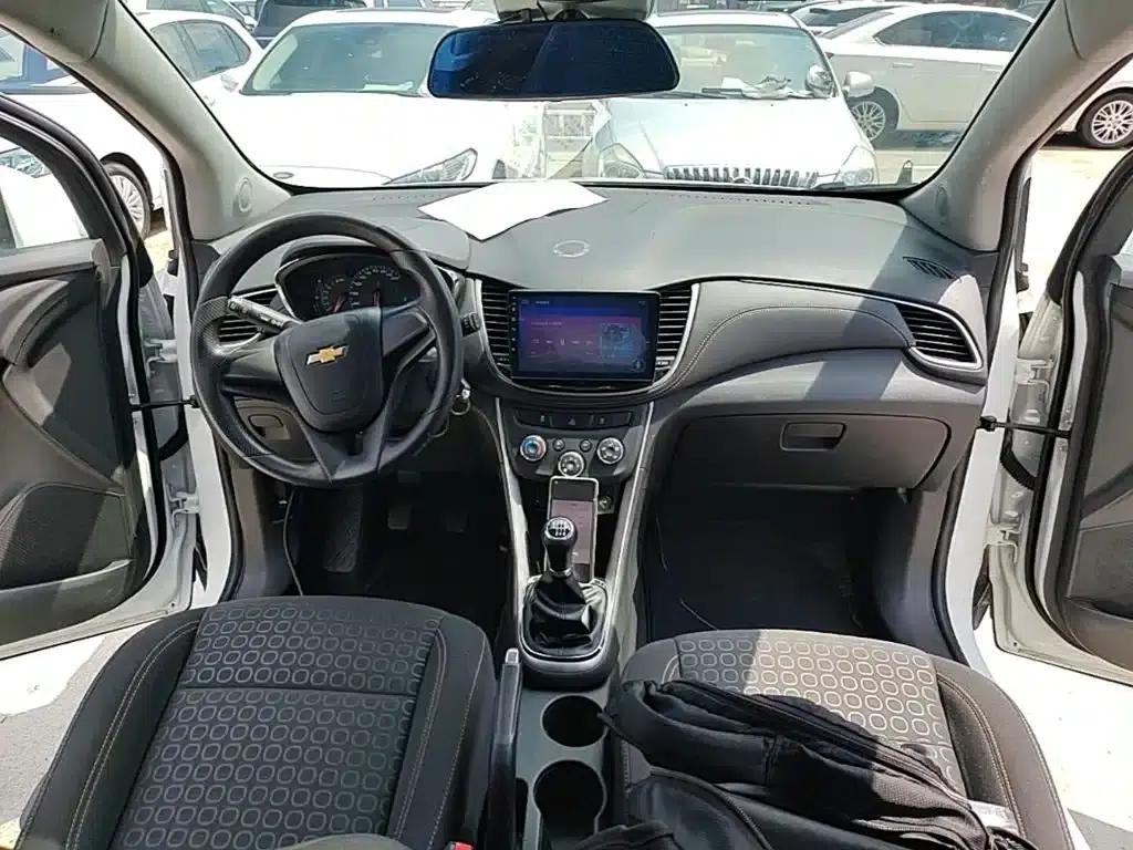 Chevrolet Trax 2018 330T Manual 2WD Comfort — миниатюра 10