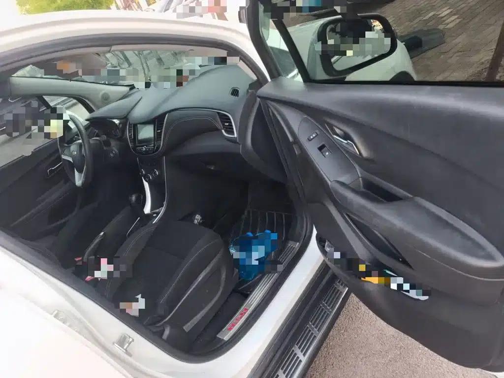 Chevrolet Trax 2018 330T Automatic 2WD Elite — миниатюра 20