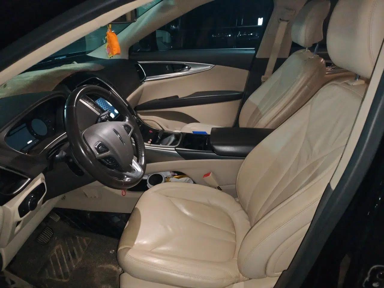 Lincoln MKX 2015 2.0T Two-Wheel Drive Deluxe Edition — миниатюра 15