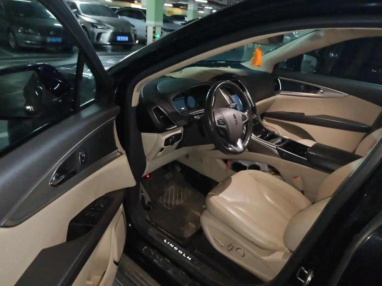 Lincoln MKX 2015 2.0T Two-Wheel Drive Deluxe Edition — миниатюра 16