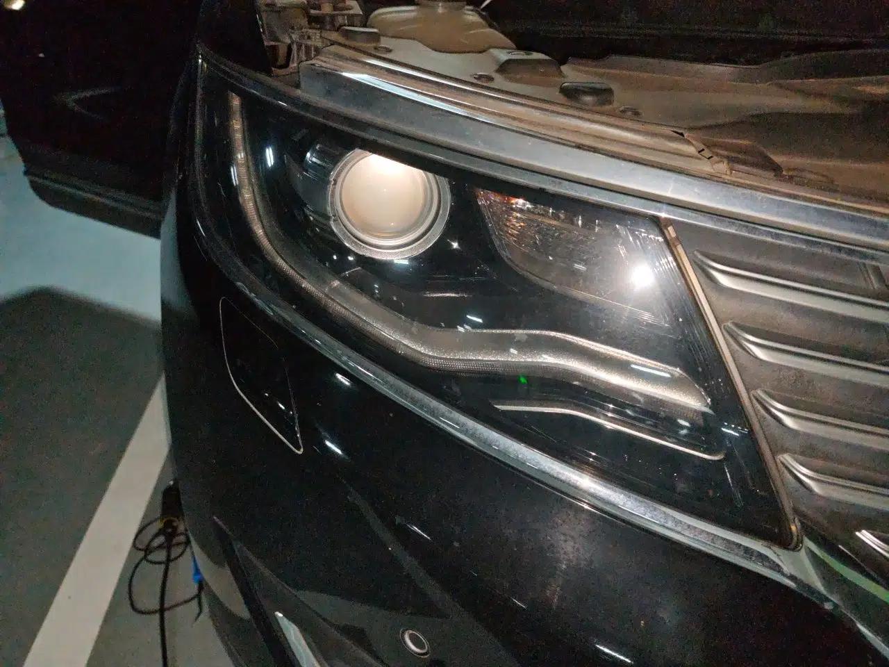 Lincoln MKX 2015 2.0T Two-Wheel Drive Deluxe Edition — миниатюра 7